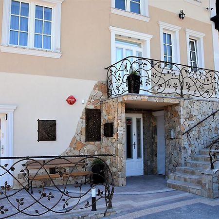Willa Rozana - Apartamenty I Pokoje Goscinne Сандомир Экстерьер фото